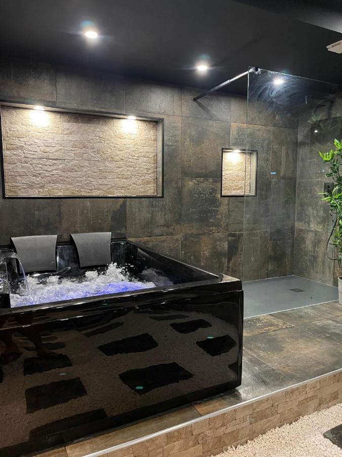 & Exotic - Balneo - Sauna - Parking Apartment