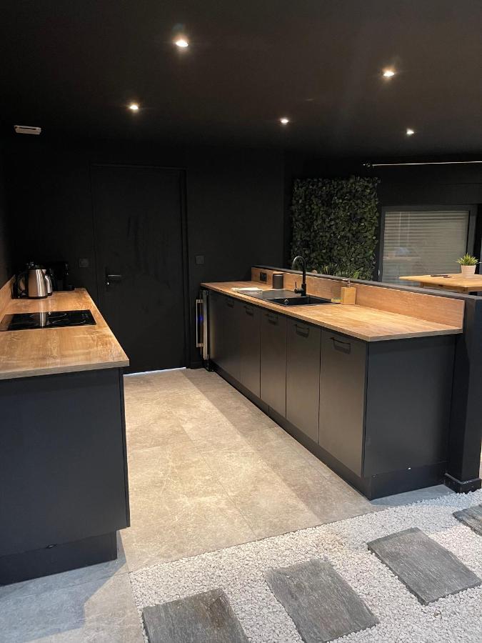 & Exotic - Balneo - Sauna - Parking Apartment